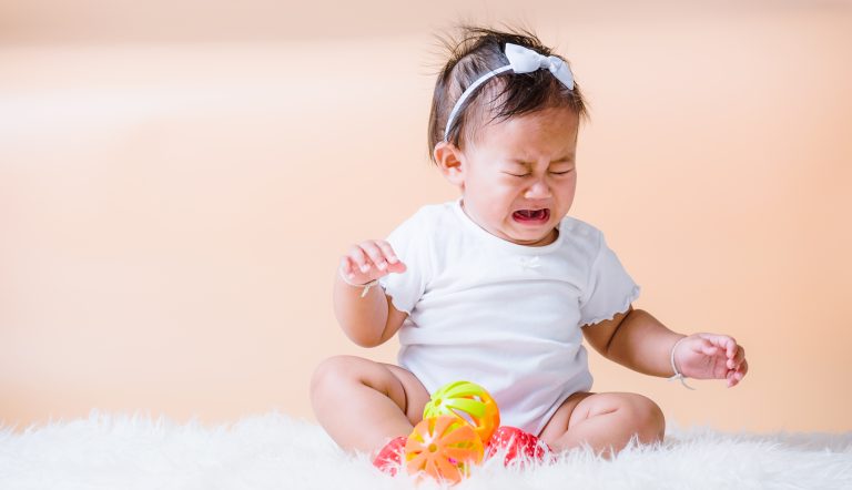 bébé qui pleure