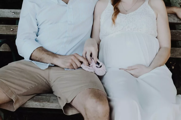 couple avec femme enceinte