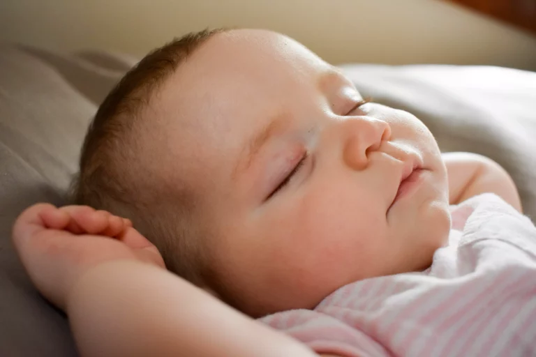 bébé qui dort