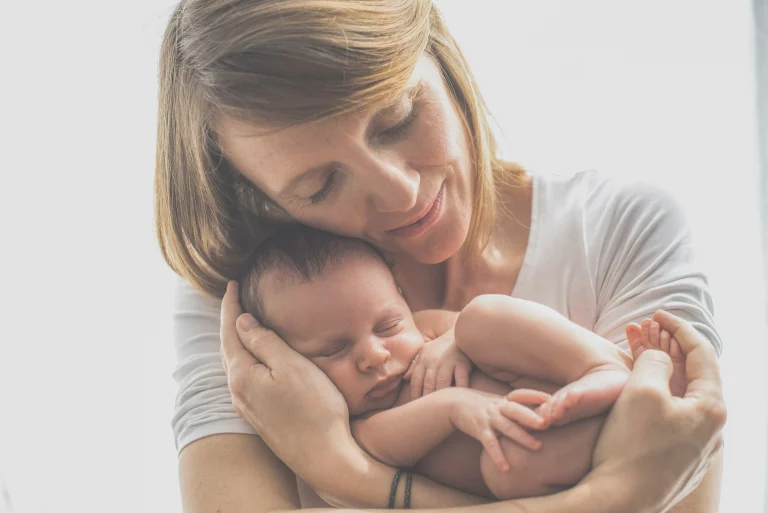 bébé et sa maman