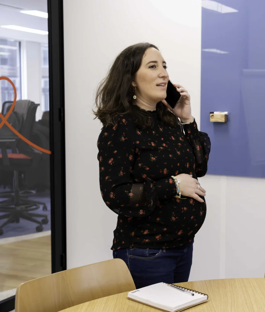 femme enceinte au travail