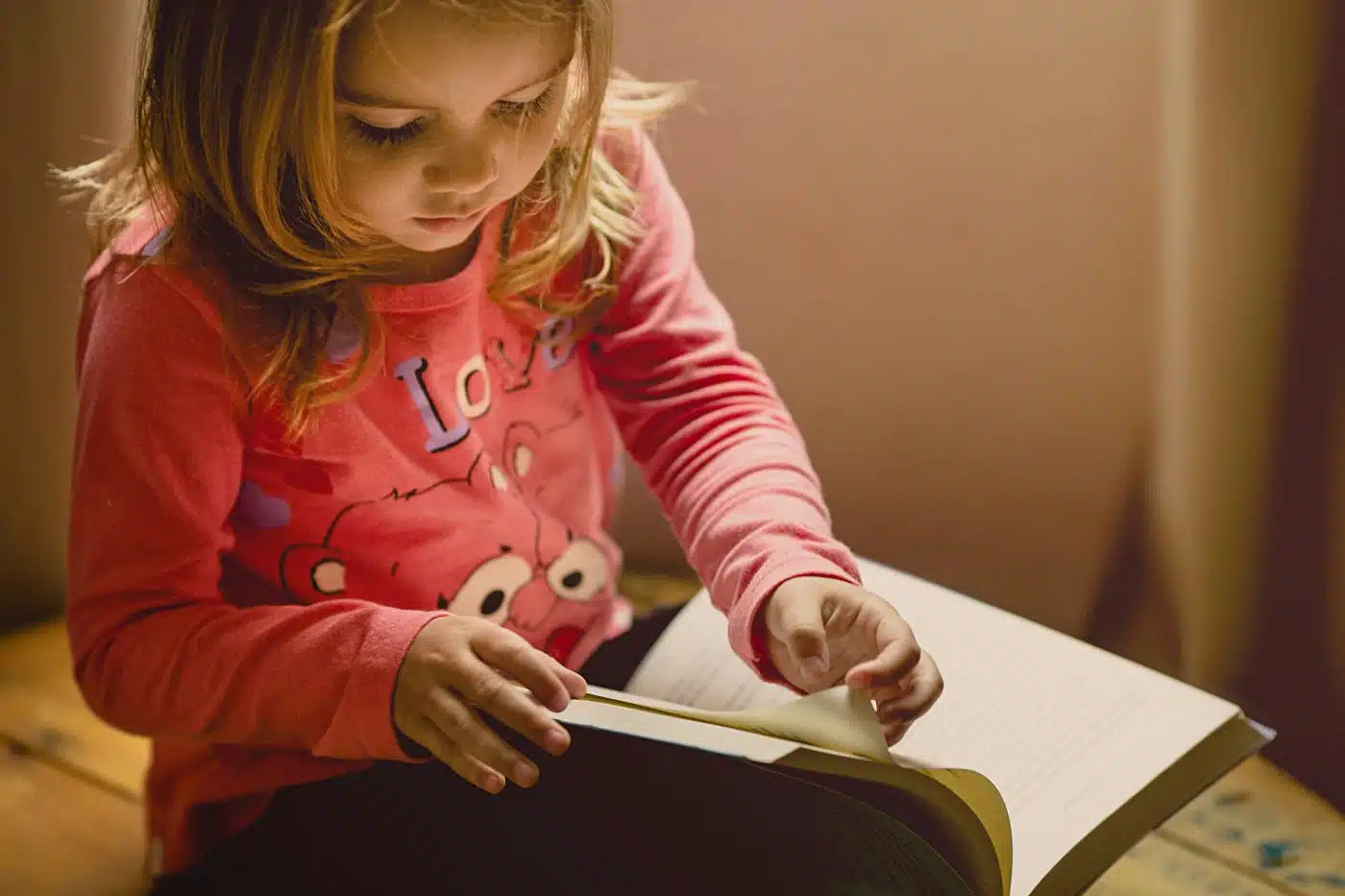 enfant qui lit